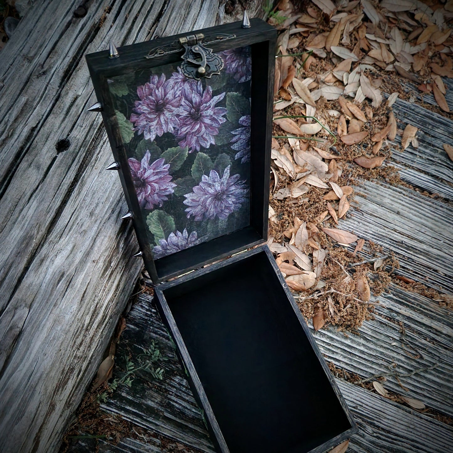 Eyes Skull Hidden Key Box™