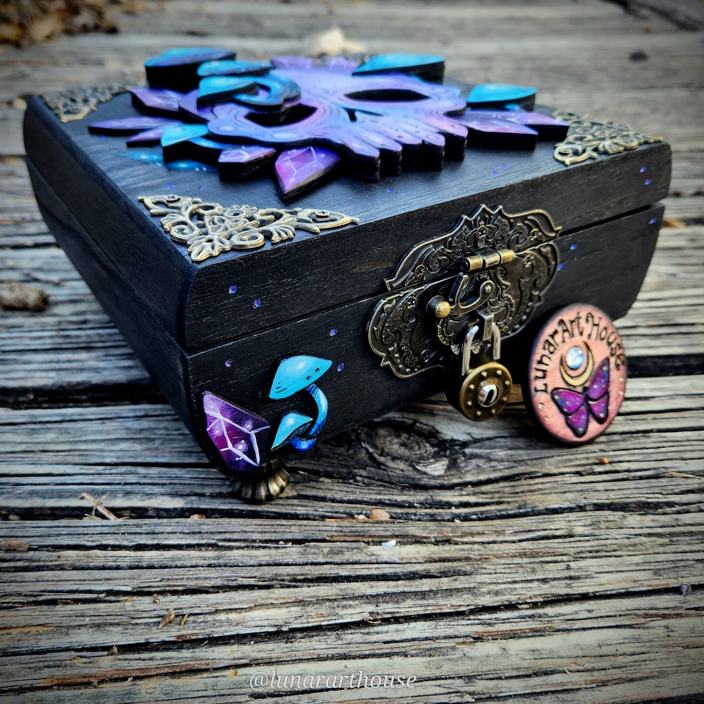 Crystal Mushroom Skull Hidden Key Box™