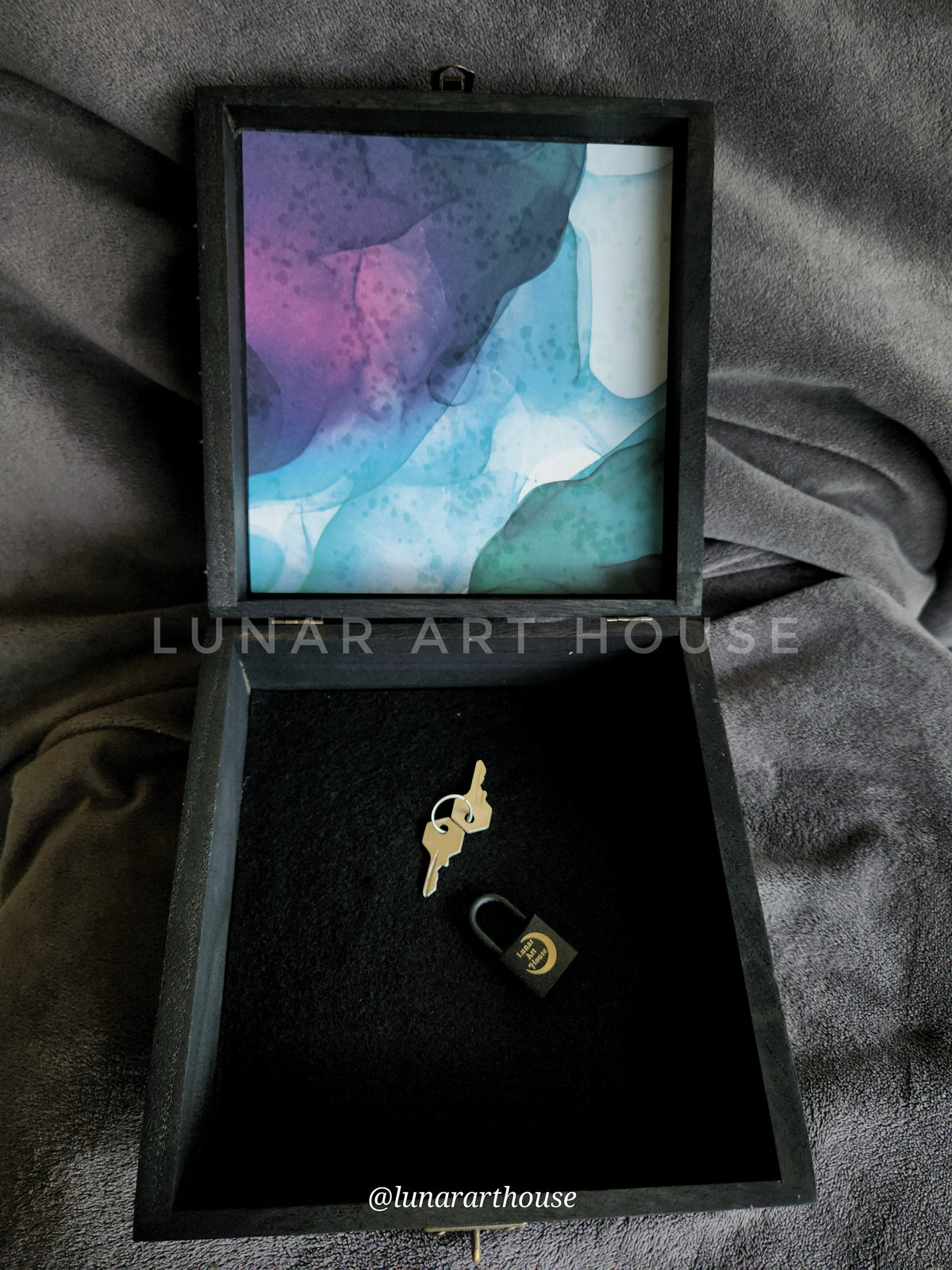Sad Wolf and Skull Hidden Key Box
