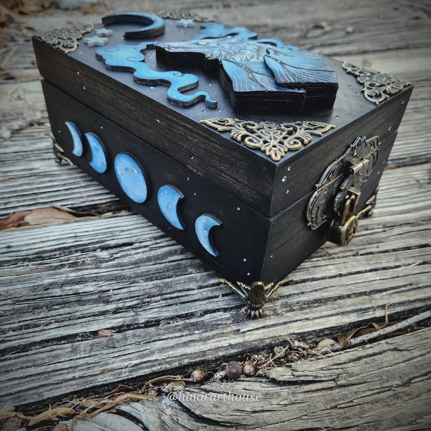 Night Wolf Hidden Key Box