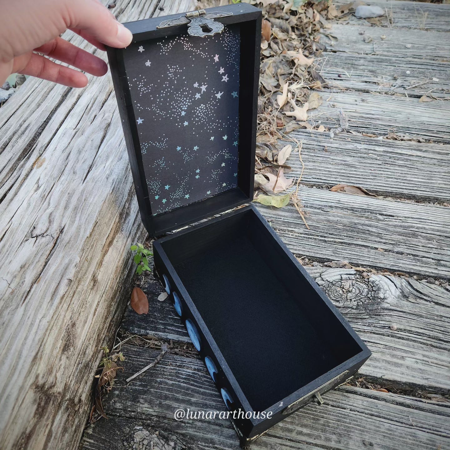 Night Wolf Hidden Key Box