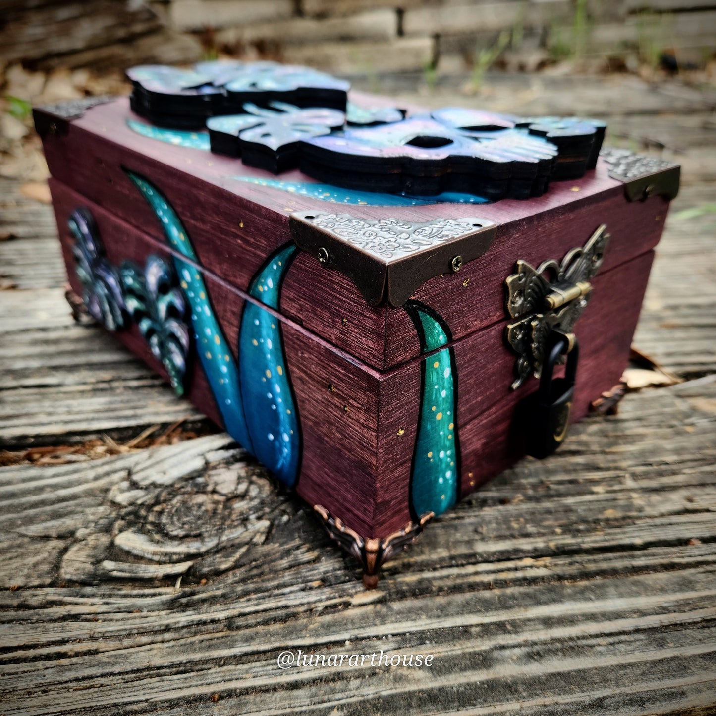 Monstera Skull Hidden Key Box