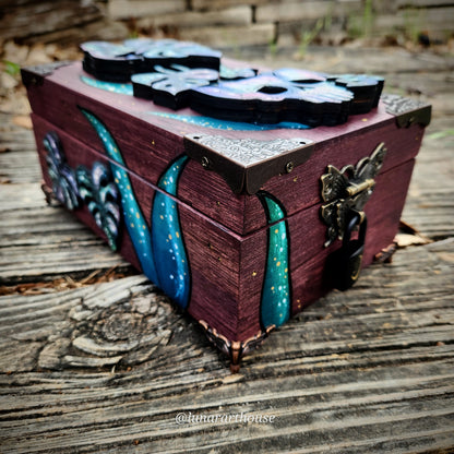 Monstera Skull Hidden Key Box