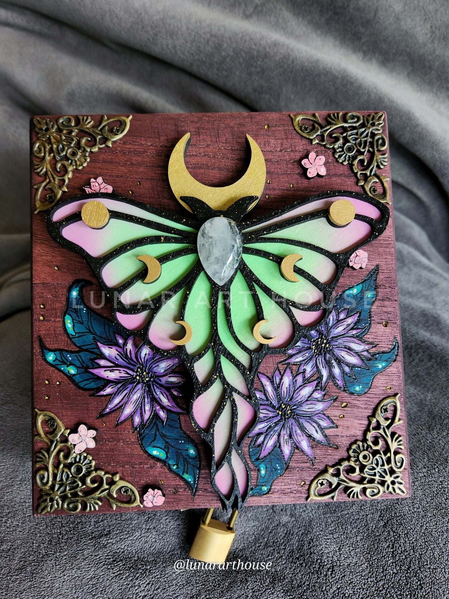 Daisy Luna Hidden Key Box