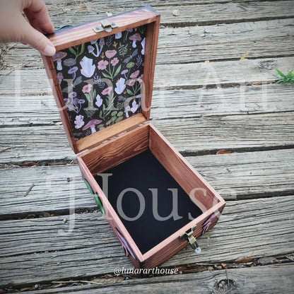 Skull and Nature Hidden Key Box