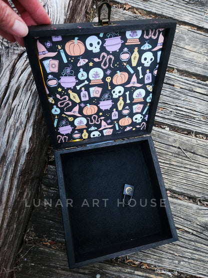 PRE ORDER✨️Light Up🎃Jack-O-Lantern Hidden Key Box™