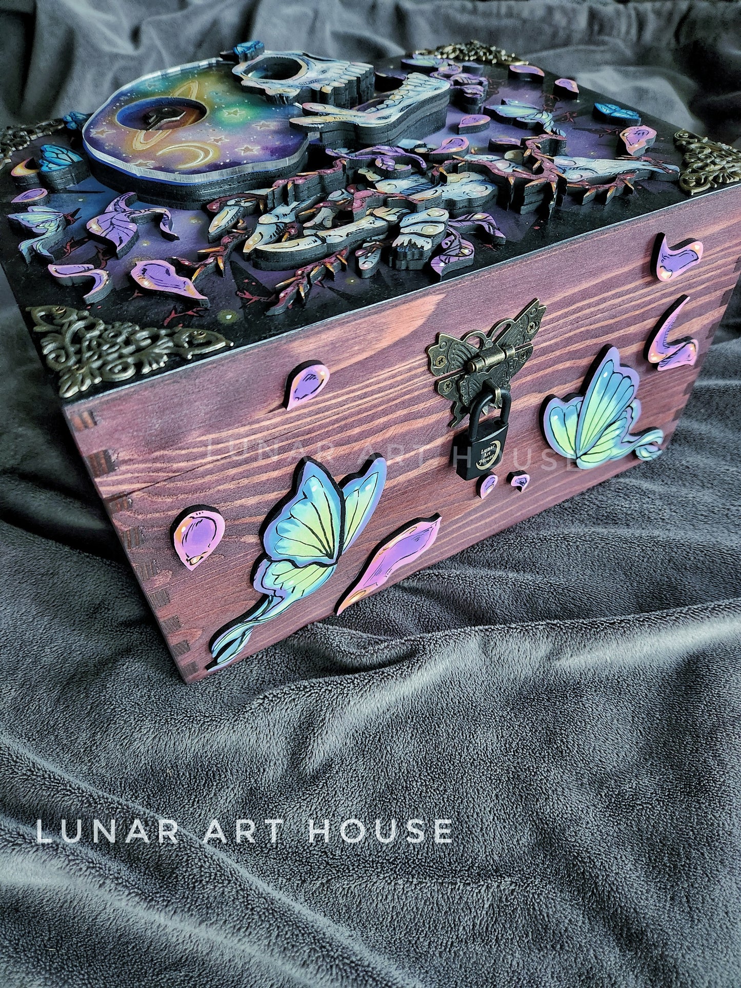 Breathing Skull Hidden Key Box™