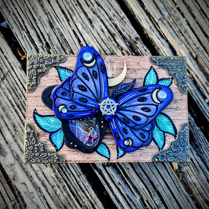 Mini Leafy Moth HKB